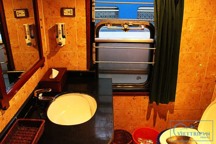Victoria Express train Hanoi to Sapa - Private cabin image 3