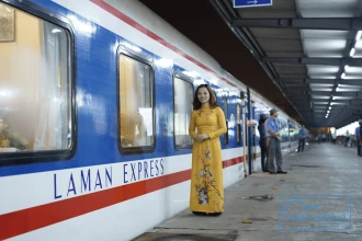 Laman Express luxury train from Hue to Hanoi image 1