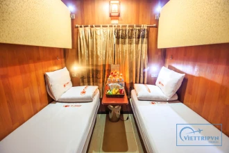 ET- Pumpkin Express train Lao Cai to Hanoi image 1