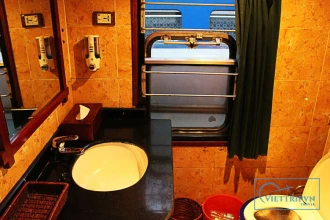 Victoria Express train Sapa to Hanoi image 3